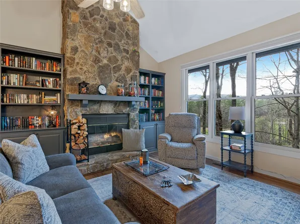 134 Racquet Club Villas Drive #D, Sapphire, NC 28774