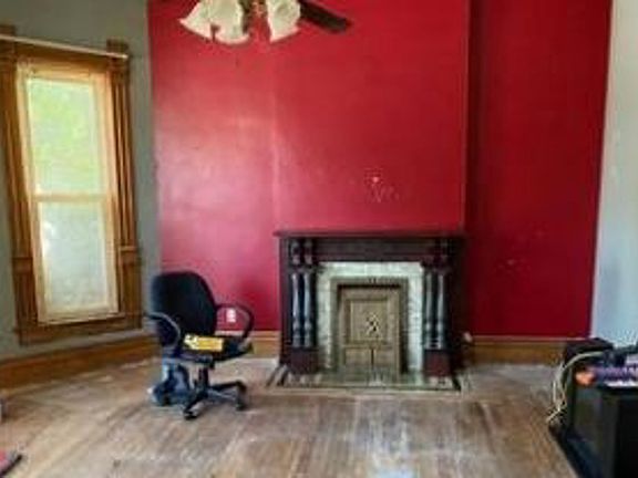 Additional Living Room