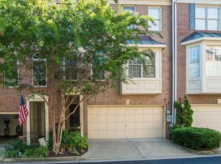 2517 Gadsby Pl, Alexandria, VA 22311