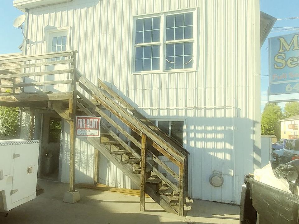 Commercial Office with upstairs apt.