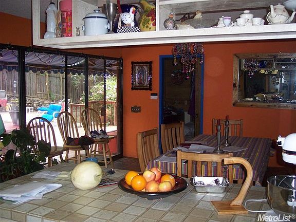 5th image of 907 Deer Ct