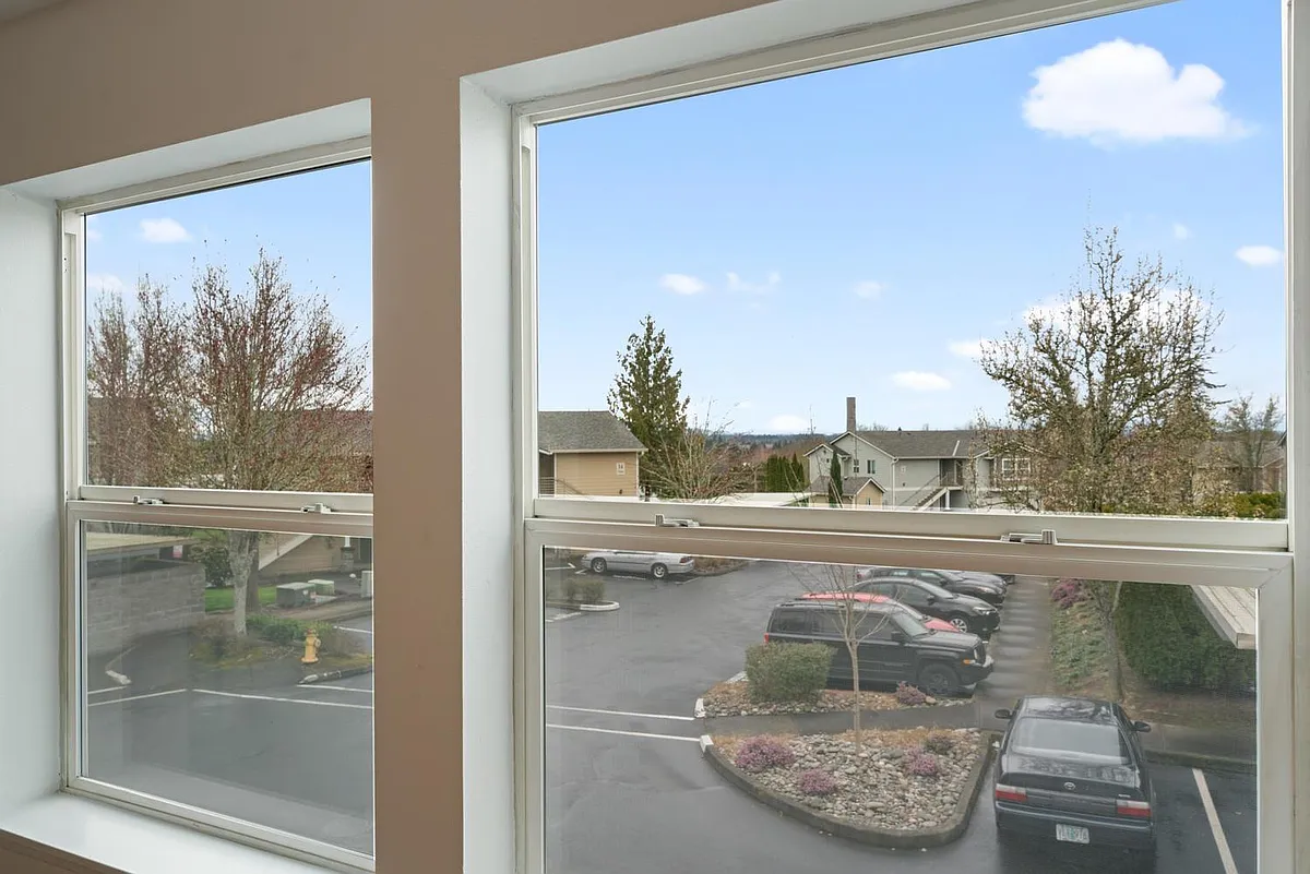 Building Photo - 15058 NW Central Dr #1010