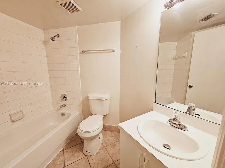 4155 N Haverhill Rd #1415 — Photo 6