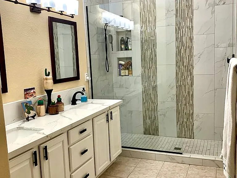 15847 W Bridgewood Dr — Photo 6