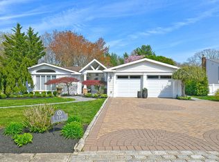 119 Old Post Dr, Hauppauge, NY 11788