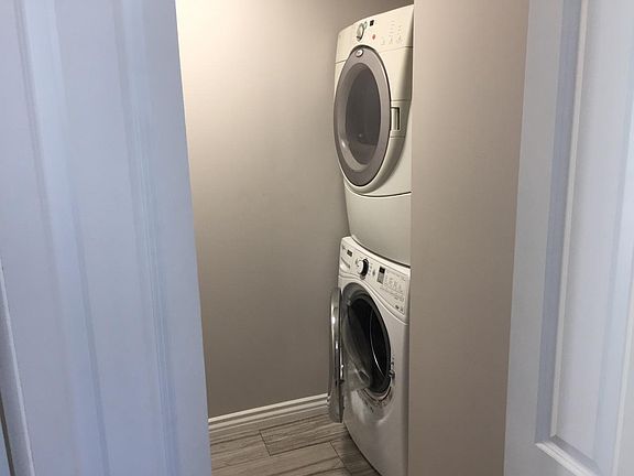 Stackable washer & dryer included