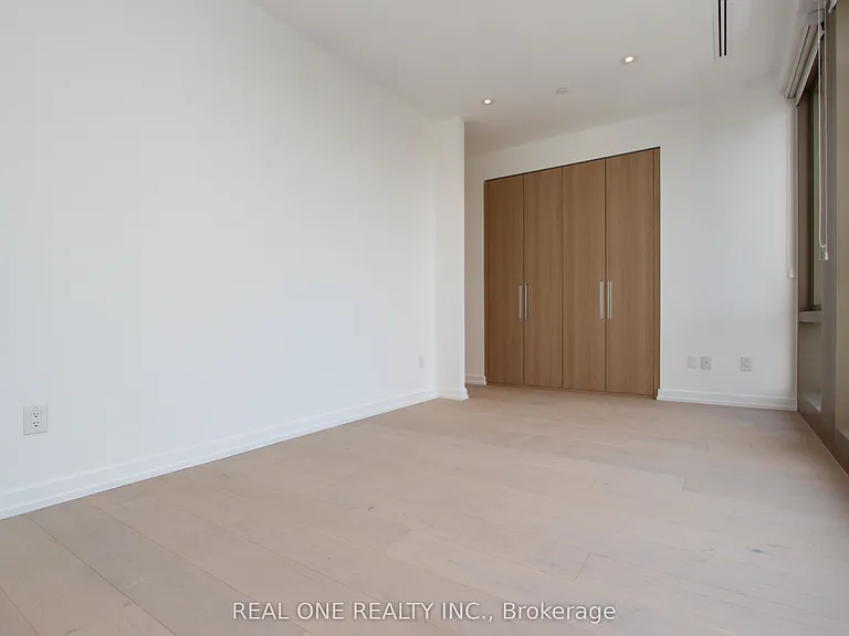 1315 Bay St #804 — Photo 15