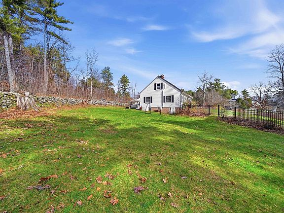 3rd image of 209 Hooksett Road