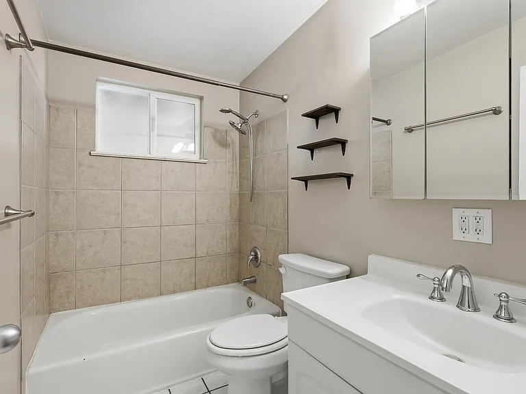 2125 Polk Ave — Photo 6