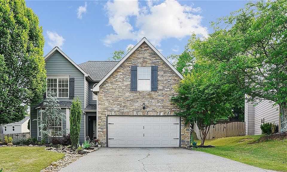 1st image of 375 Fairpointe Pl