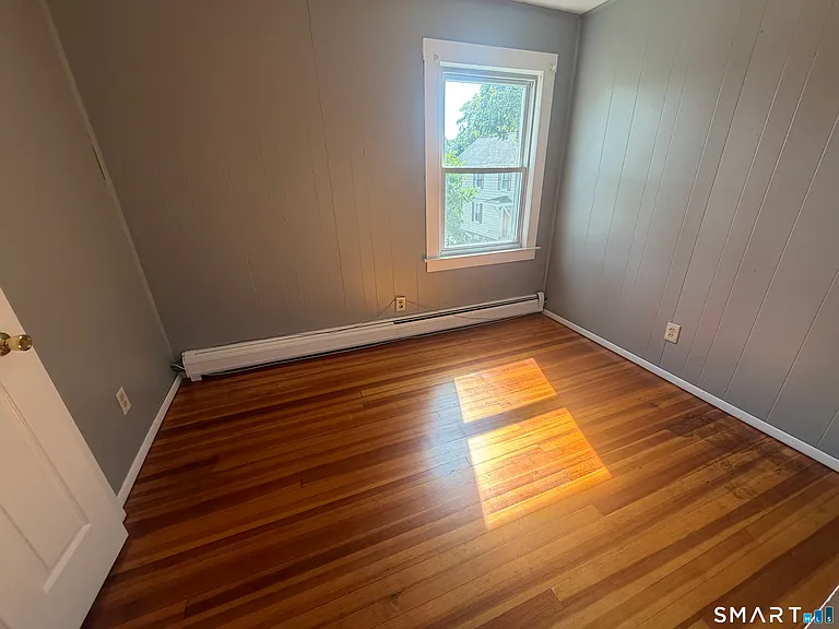 10 Bank St — Photo 12