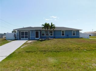1217 NE 1st Pl, Cape Coral, FL 33909