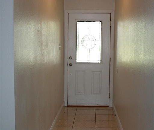 2nd image of 117 E Schreiber St