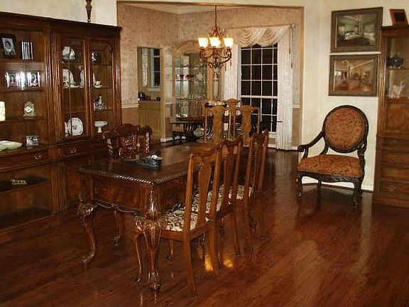 4th image of 4608 Ainsley Dr