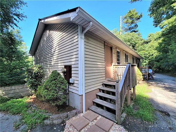 5th image of 323 Mountain Aire Lane