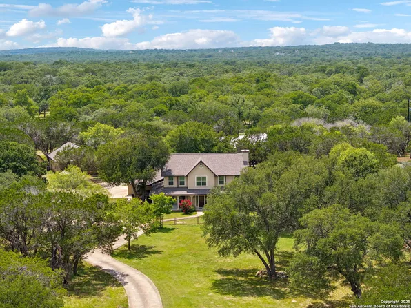 450 Georg Oaks, Bulverde, TX 78163