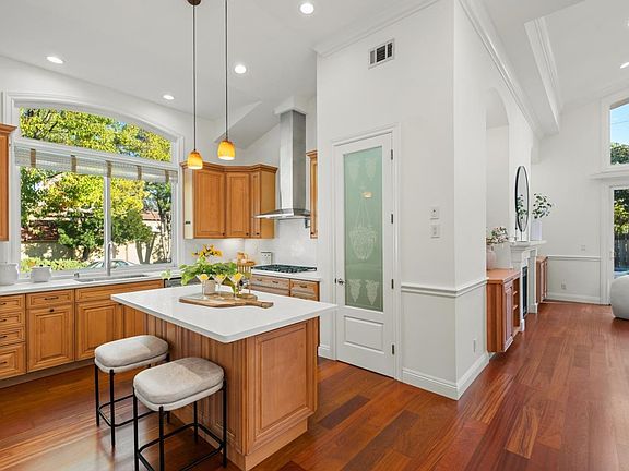 4th image of 7408 Stanford Pl