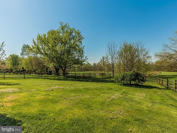 4th image of 301 Braeburn Dr