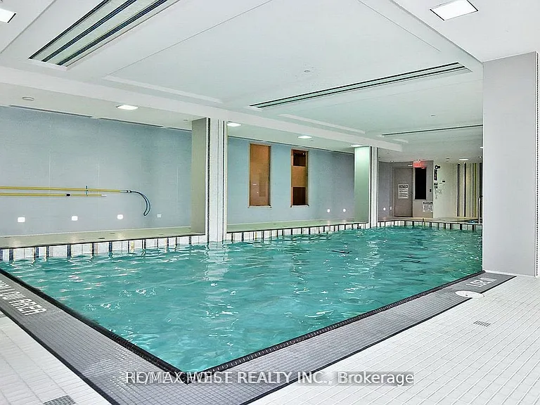 7165 Yonge St #Penthouse 103 — Photo 7