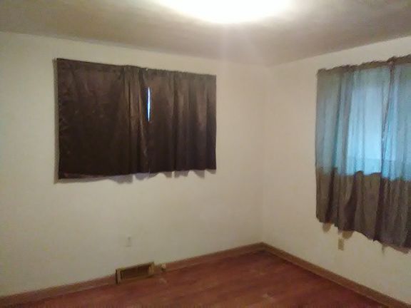3rd image of 159 Mertland Ave