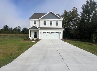 105 Dole Ct, Richlands, NC 28574