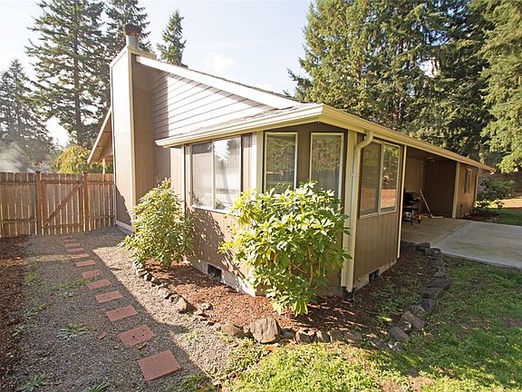 2nd image of 3415 Dartmouth Dr SE