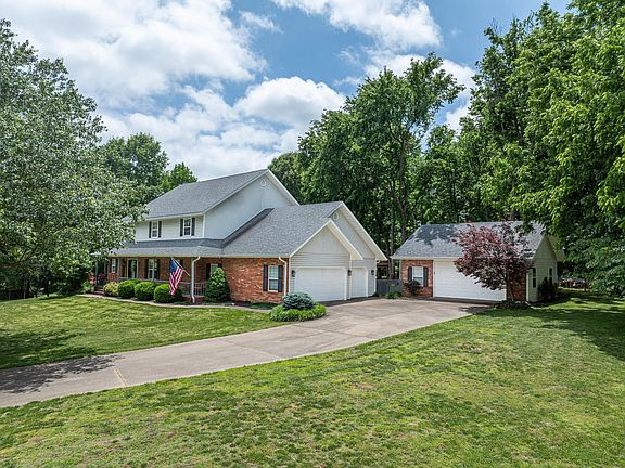 2nd image of 1413 N Granite Drive