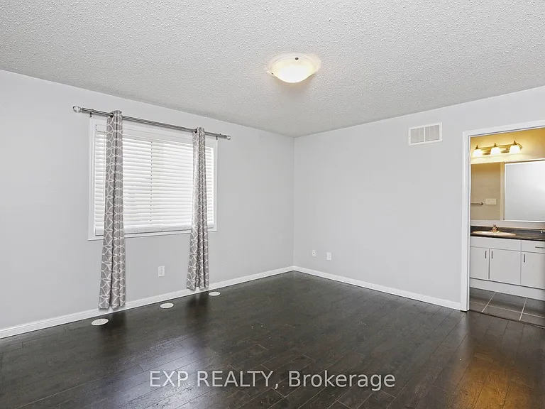 11 Crossbill Rd — Photo 24