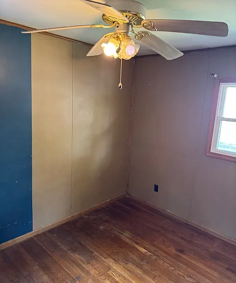 550 S Stadium Dr — Photo 3