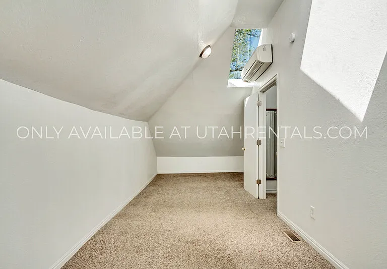 1032 S Jeremy St — Photo 7