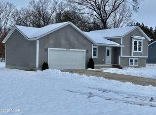 6662 Minard Dr, Muskegon, MI 49442