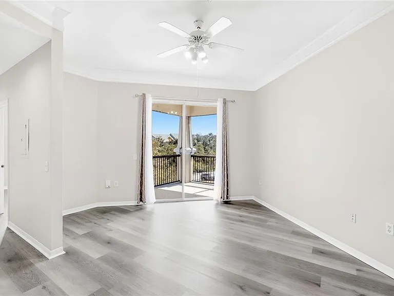 5160 Northridge Rd #301 — Photo 10