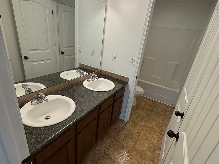 1051 Bratton Br #20 — Photo 19