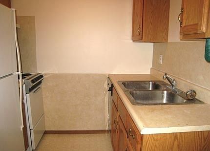 2nd image of 1204 Wesley Ave #1B-1Ba-586Sqft