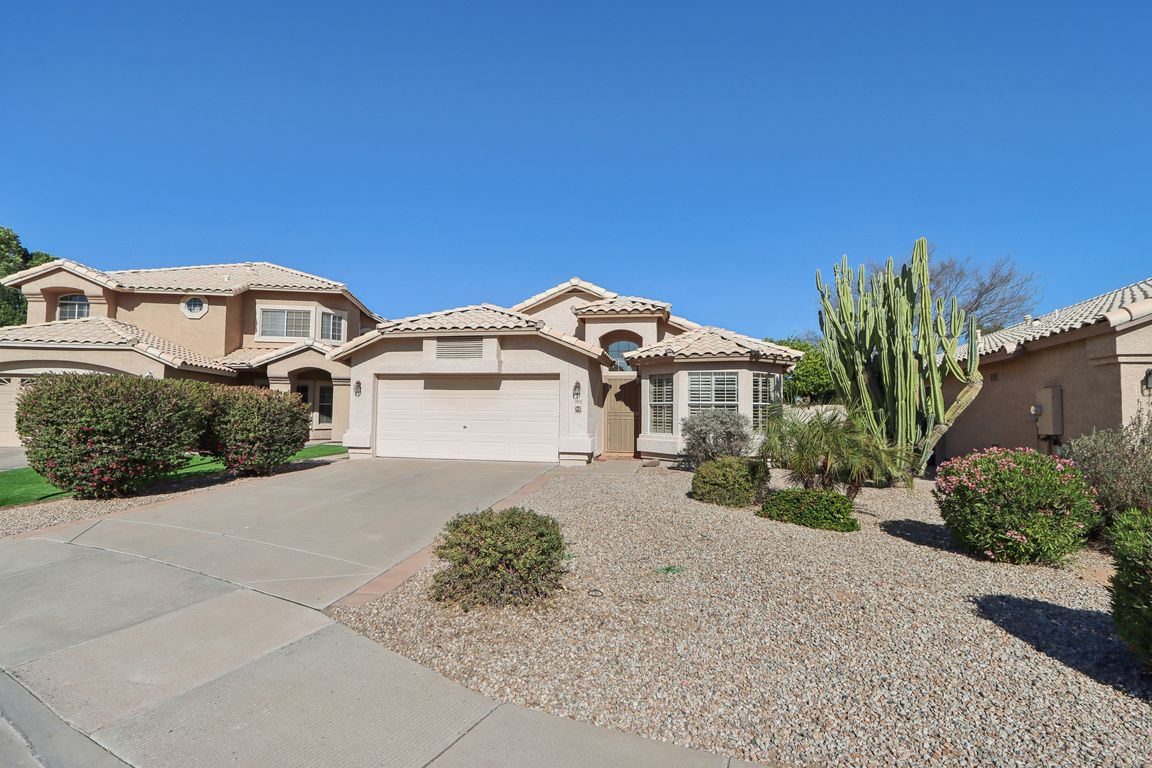 E Encinas Ave-005.jpg