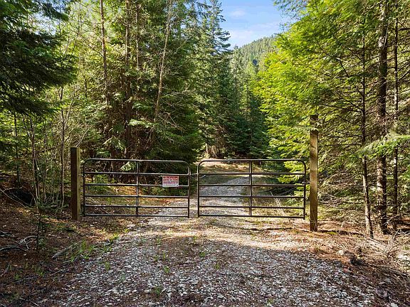 4th image of 2642B Mud Lake Rd