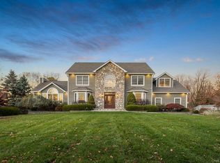 2 Garnett Hill Rd, Chester, NY 10918