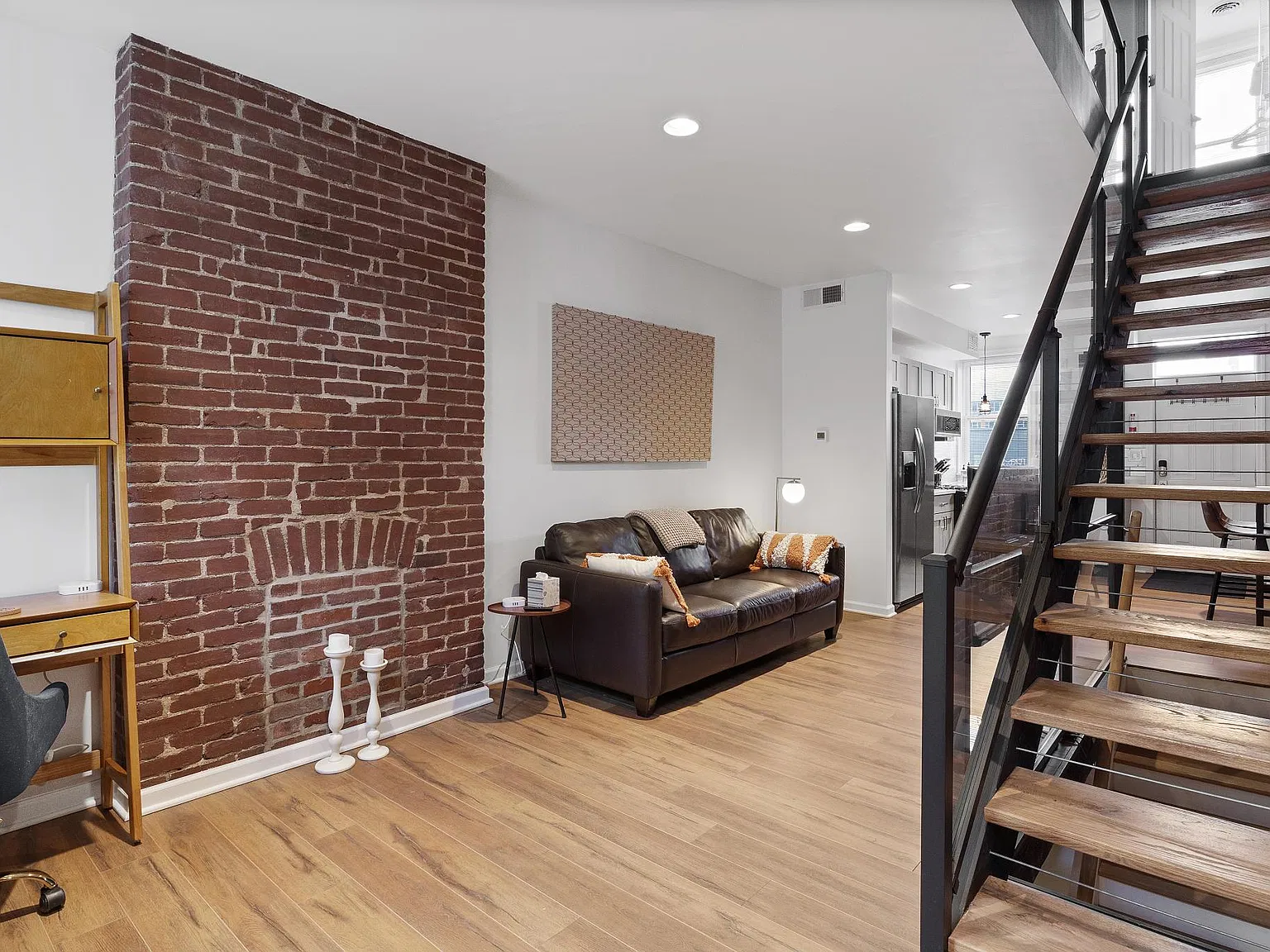 1 bed, 950 sqft, $2,400 — Photo 4