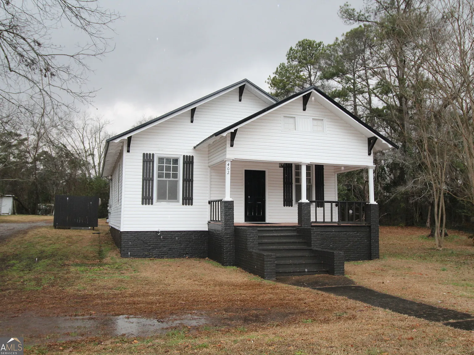 2 bed, 1.0 bath, 1064 sqft, $1,350 — Photo 1