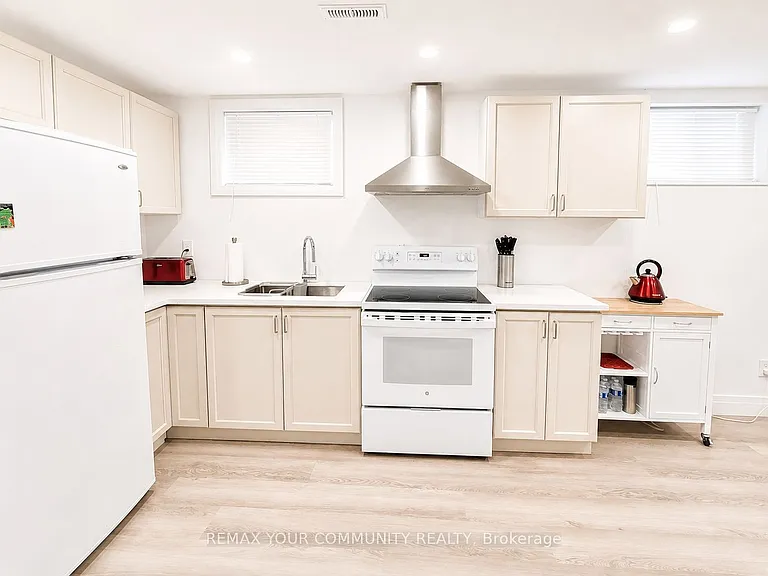95 Maplegrove Ave #BSM — Photo 8