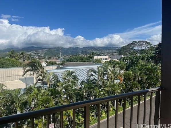 3721 Kanaina Ave APT 305, Honolulu, HI 96815