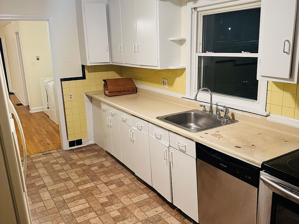 1st image of 631 Center St