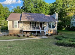 215 Ridgewood Dr, Trussville, AL 35173