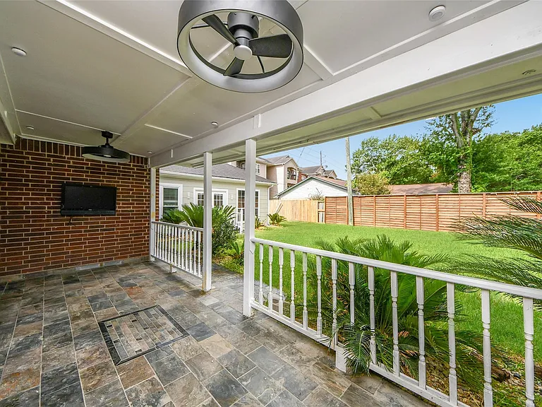 15719 Baytree Dr — Photo 5