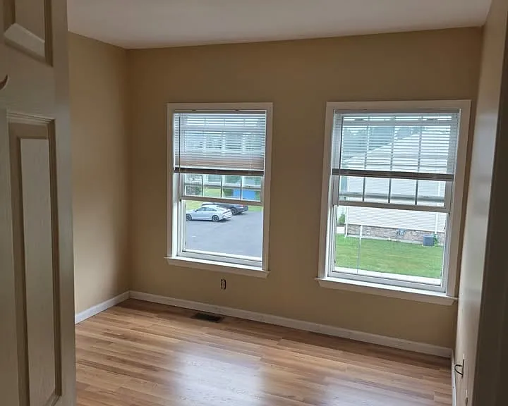 98 N Oak St #98 — Photo 4