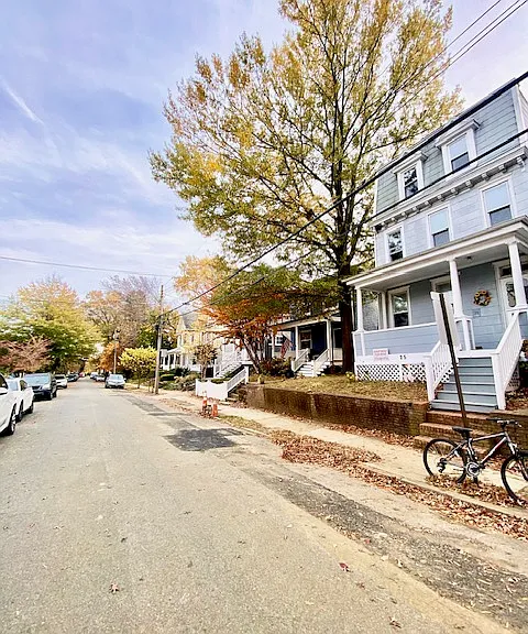 25 Murray Ave - Boutique Building on Quiet Tree Lined Street in Annapolis - 2 minute walk to West St