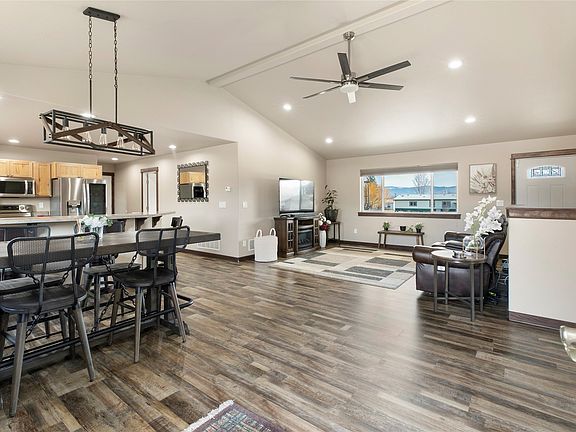 5th image of 2306 Austin Ln