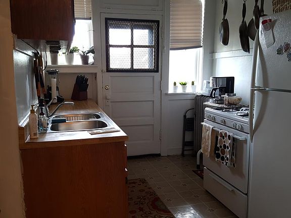 4th image of 3717 W Cullom Ave #2