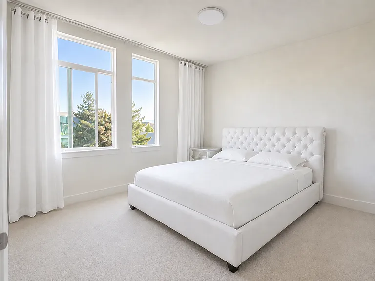 411 Toyama Dr — Photo 17