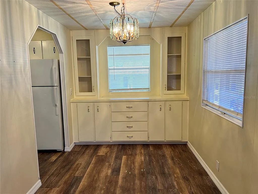 2 bed, 2.0 bath, 864 sqft, $1,300 — Photo 4